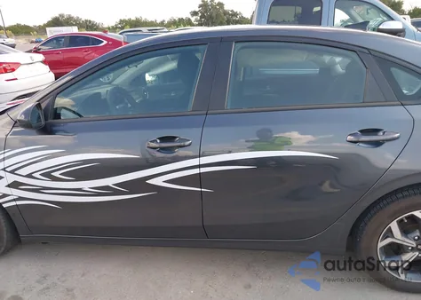 2021 Kia Forte Lxs из США, поврежденный, VIN 3KPF24AD7ME306509